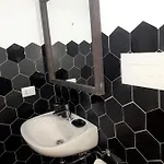 Mary House דירה *
